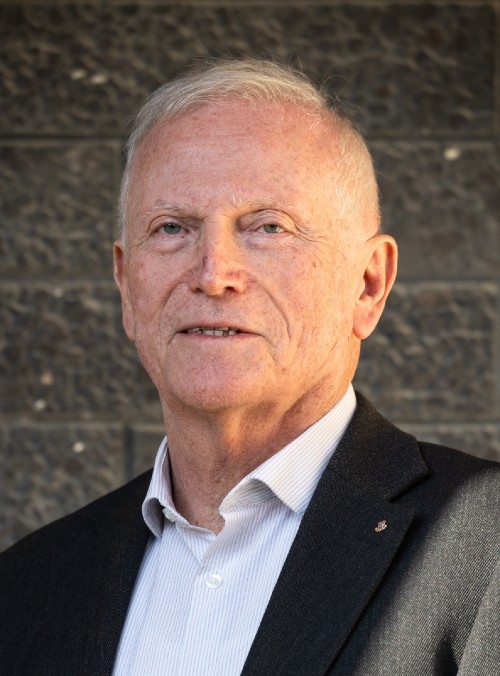 פרופ' יוסף קוסט